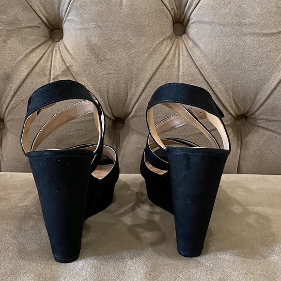 Black Platform - Picture 4 of 6